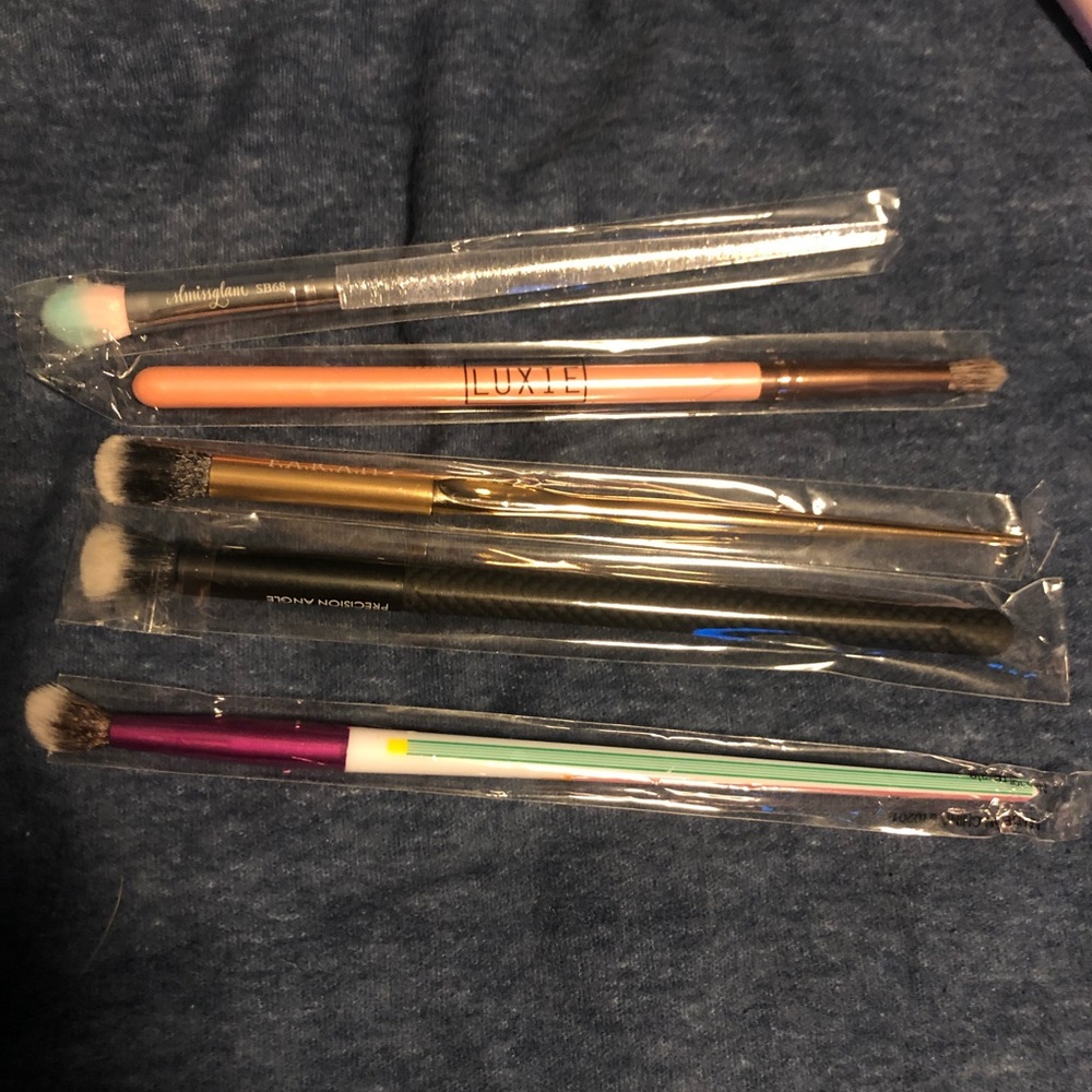 Make up brushes!